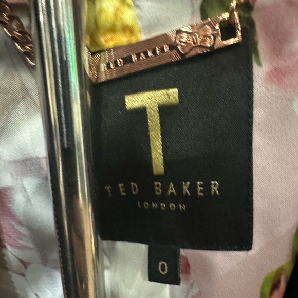 Elegant Ted Baker Black Peplum Suit & Dress - Picture 9 of 9